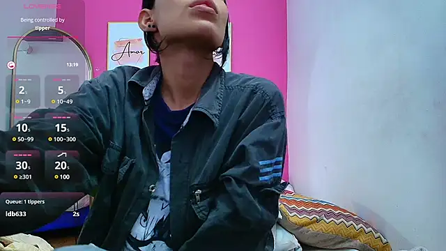 Snapshot of yourcuteneighbourr chatting on 01.17.25 yourcuteneighbourr online show from 01.17.25