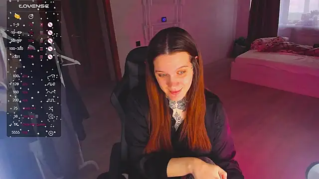 Snapshot of AizaRose chatting on 02.10.26 AizaRose online show from 02.10.26