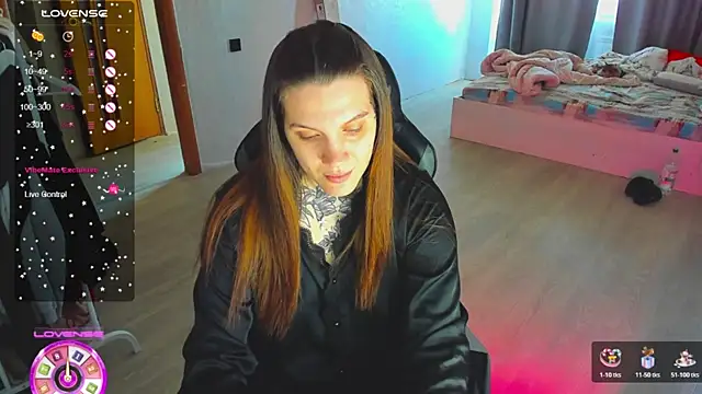 Snapshot of AizaRose chatting on 02.12.26 AizaRose online show from 02.12.26