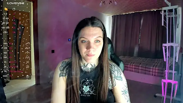 Snapshot of AizaRose chatting on 02.17.26 AizaRose online show from 02.17.26