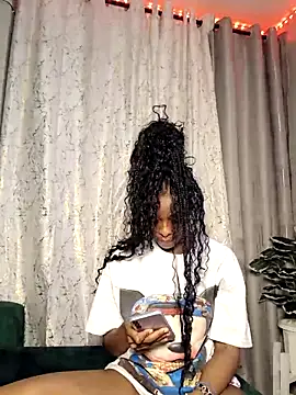 Snapshot of C-yoyo chatting on 04.28.26 C-yoyo online show from 04.28.26