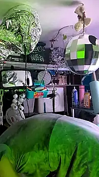 gurlnips online show from 01.19.26