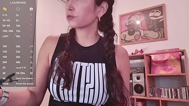 Snapshot of AndreaGomez88 chatting on 11.25.25 AndreaGomez88 online show from 11.25.25