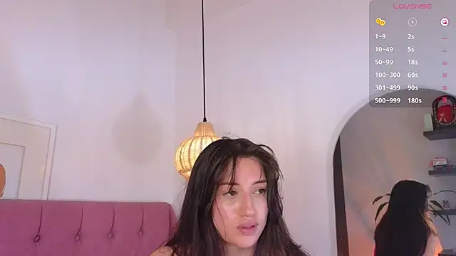 Snapshot of eimy22 chatting on 12.19.24 eimy22 online show from 12.19.24