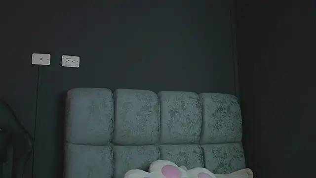 Snapshot of eimy22 chatting on 09.22.25 eimy22 online show from 09.22.25