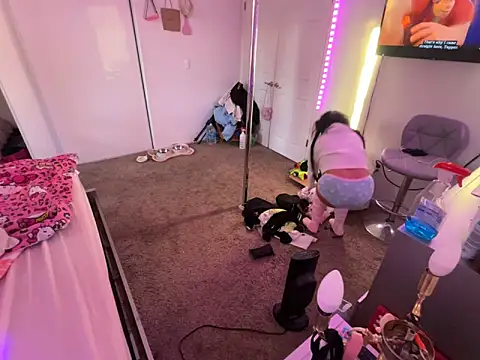 Snapshot of Onlypawzz chatting on 02.25.26 Onlypawzz online show from 02.25.26