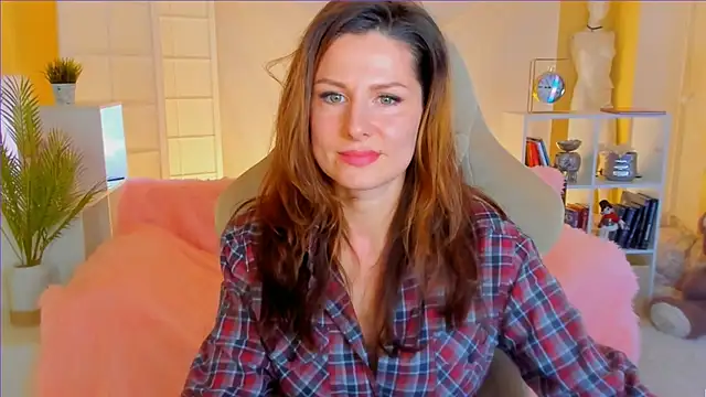 April o Nill online show from 01.23.25