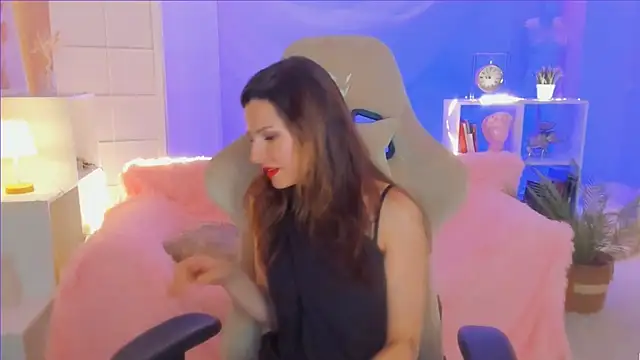 April o Nill online show from 02.25.25