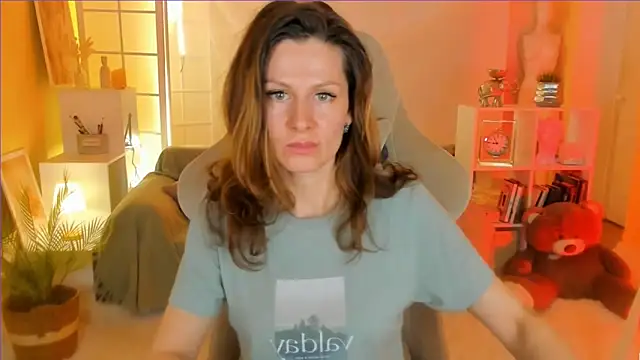 April o Nill online show from 03.16.25