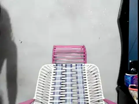 Snapshot of dirtyxgirlxxxschoolgirl chatting on 03.18.25 dirtyxgirlxxxschoolgirl online show from 03.18.25