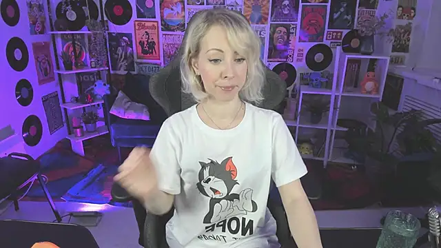 LylithSkye online show from 01.23.25