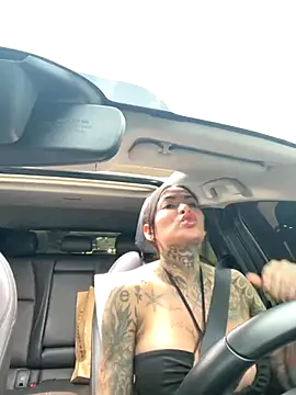 Iam Annii online show from 10.17.25