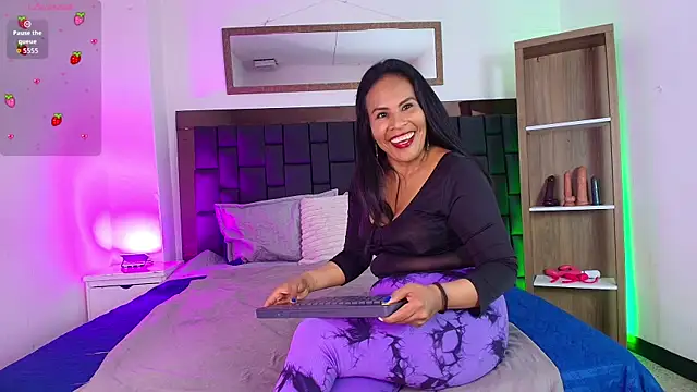 Anthonelaa   online show from 06.25.26