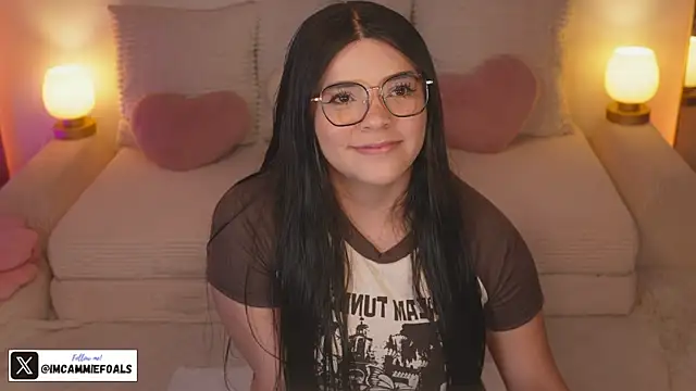 Snapshot of cammiefoalss chatting on 02.10.26 cammiefoalss online show from 02.10.26