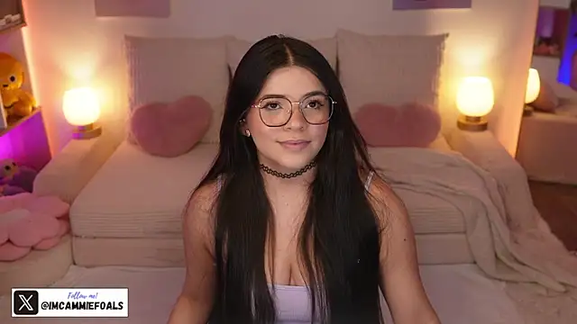 Snapshot of cammiefoalss chatting on 02.13.26 cammiefoalss online show from 02.13.26