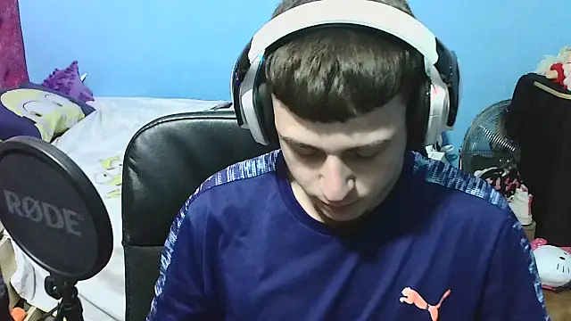 Snapshot of Nenejoven16- chatting on 10.18.25 Nenejoven16- online show from 10.18.25