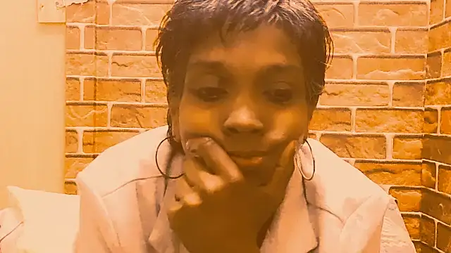 Snapshot of Fuckable_Nasty_MILF chatting on 06.10.26 Fuckable Nasty MILF online show from 06.10.26