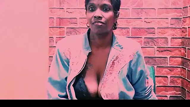 Snapshot of Fuckable_Nasty_MILF chatting on 06.17.26 Fuckable Nasty MILF online show from 06.17.26