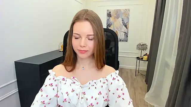 MileyWings online show from 03.08.26