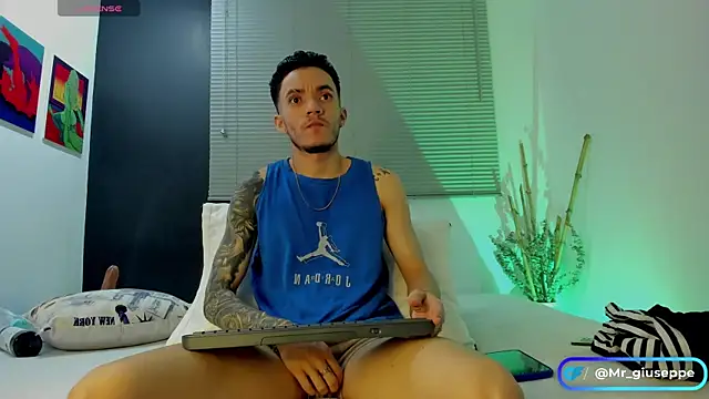 Snapshot of Tylergiuseppe_ chatting on 12.23.24 Tylergiuseppe  online show from 12.23.24