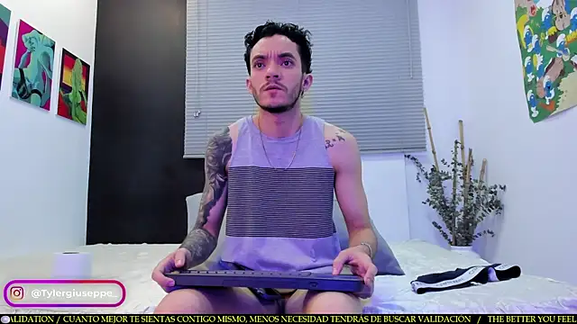 Snapshot of Tylergiuseppe_ chatting on 02.21.25 Tylergiuseppe  online show from 02.21.25