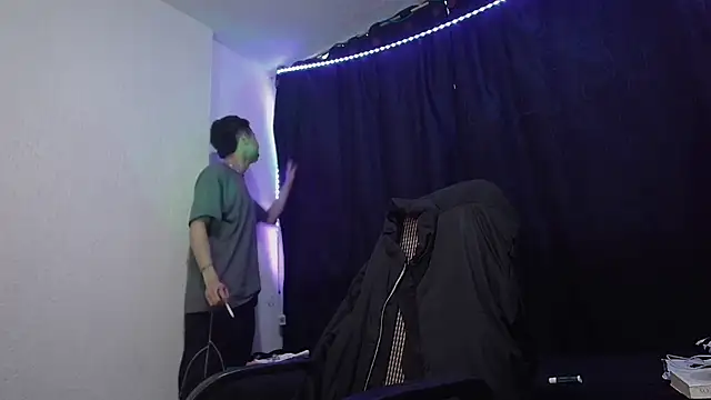 Snapshot of sexybat_twink chatting on 03.17.25 sexybat twink online show from 03.17.25