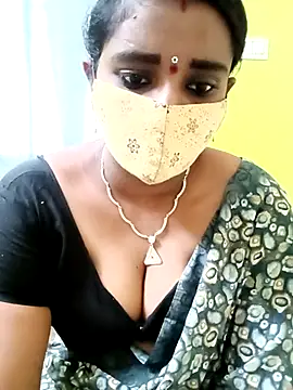 Snapshot of anisha91 chatting on 03.18.25 anisha91 online show from 03.18.25