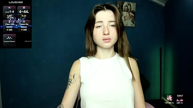 Snapshot of Luxuryalma chatting on 09.24.25 Luxuryalma online show from 09.24.25