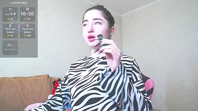 Luxuryalma online show from 05.05.26