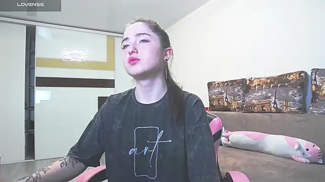 Luxuryalma online show from 06.03.26