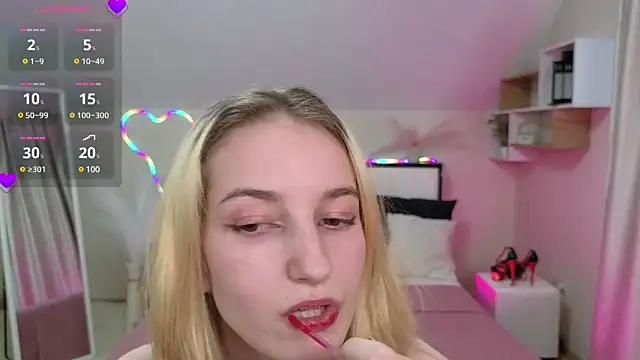 Snapshot of IrisPorter chatting on 03.18.25 IrisPorter online show from 03.18.25