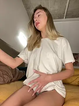 Snapshot of _urbestie_ chatting on 01.26.25 urbestie online show from 01.26.25