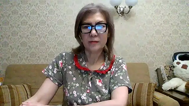 Elegant00Lady online show from 12.16.25