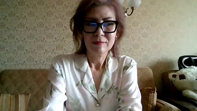 Snapshot of Elegant00Lady chatting on 04.22.26 Elegant00Lady online show from 04.22.26