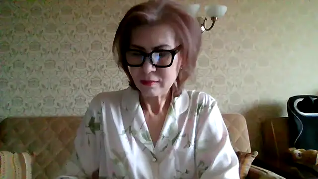 Snapshot of Elegant00Lady chatting on 04.24.26 Elegant00Lady online show from 04.24.26