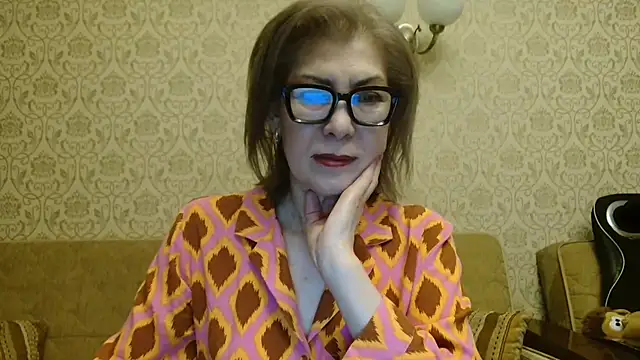 Snapshot of Elegant00Lady chatting on 04.24.26 Elegant00Lady online show from 04.24.26