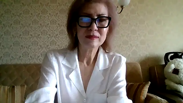 Snapshot of Elegant00Lady chatting on 05.11.26 Elegant00Lady online show from 05.11.26