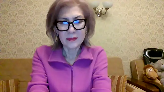 Snapshot of Elegant00Lady chatting on 05.17.26 Elegant00Lady online show from 05.17.26