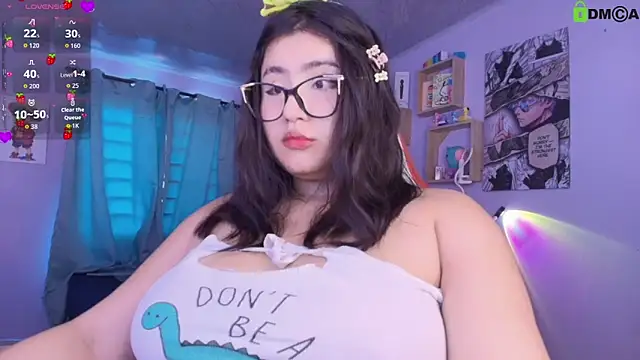 Snapshot of juli_juliana chatting on 05.19.26 juli juliana online show from 05.19.26