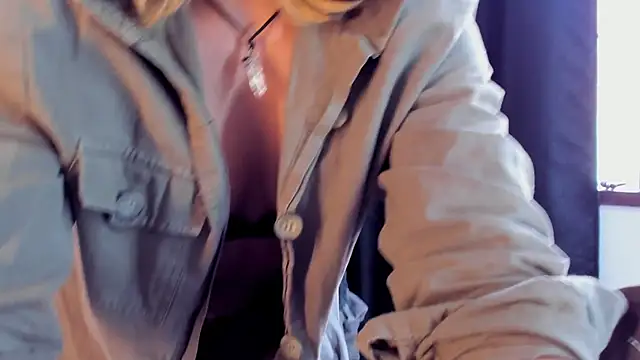 riley colors online show from 02.18.25