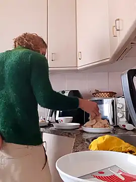 Snapshot of Greacky chatting on 12.05.24 Greacky online show from 12.05.24