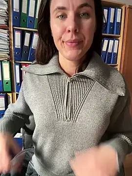 Snapshot of Sara_darling chatting on 03.17.25 Sara darling online show from 03.17.25