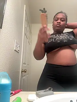 Snapshot of Prettynthick12 chatting on 03.10.26 Prettynthick12 online show from 03.10.26