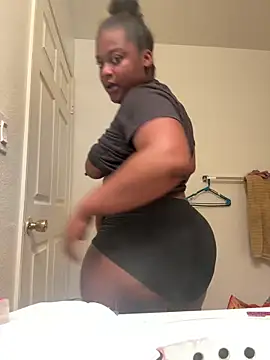 Snapshot of Prettynthick12 chatting on 03.14.26 Prettynthick12 online show from 03.14.26