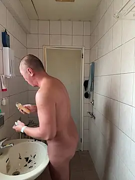 Snapshot of chih515 chatting on 10.27.25 chih515 online show from 10.27.25