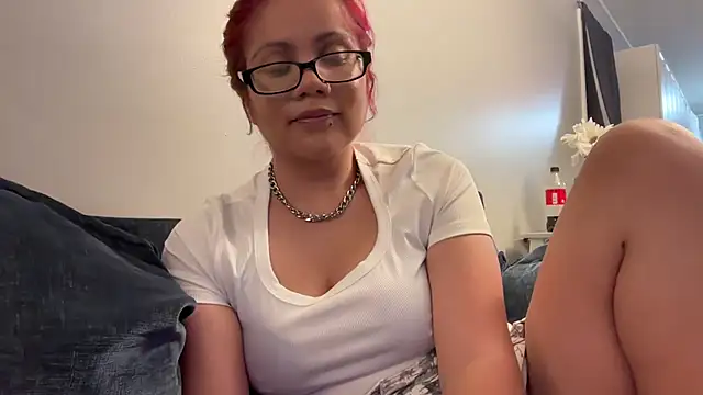 Snapshot of Babygirl_katalina chatting on 07.17.26 Babygirl katalina online show from 07.17.26