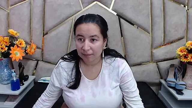 NaomyPrinces online show from 01.25.25