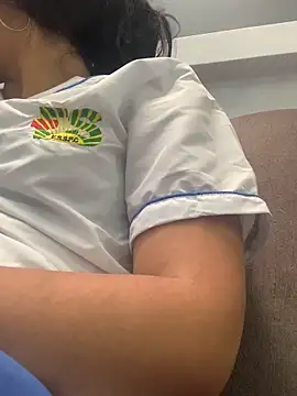 Snapshot of Larabrooks chatting on 10.17.25 Larabrooks online show from 10.17.25