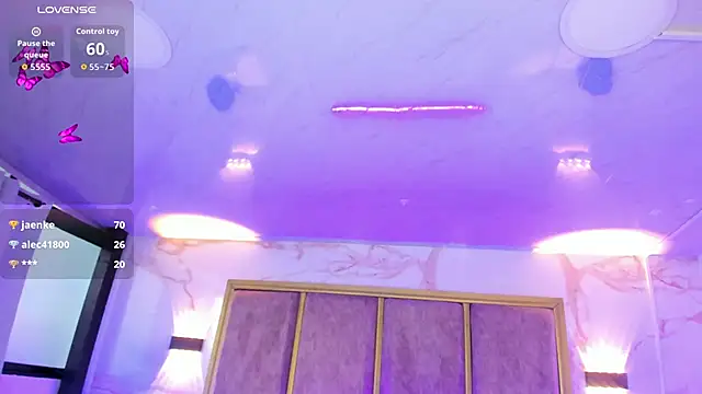 Snapshot of Larabrooks chatting on 02.20.26 Larabrooks online show from 02.20.26