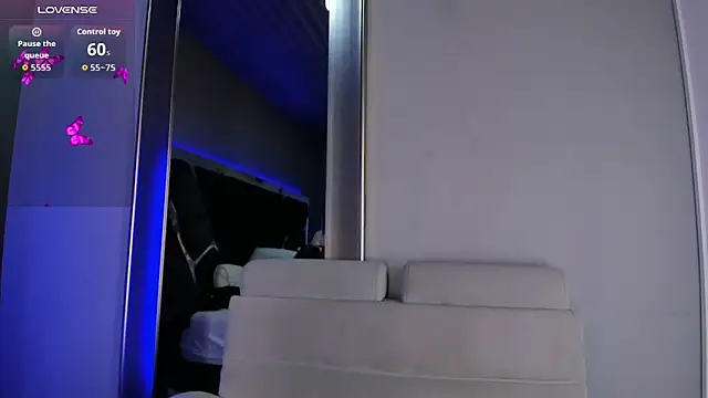 Snapshot of Larabrooks chatting on 03.01.26 Larabrooks online show from 03.01.26